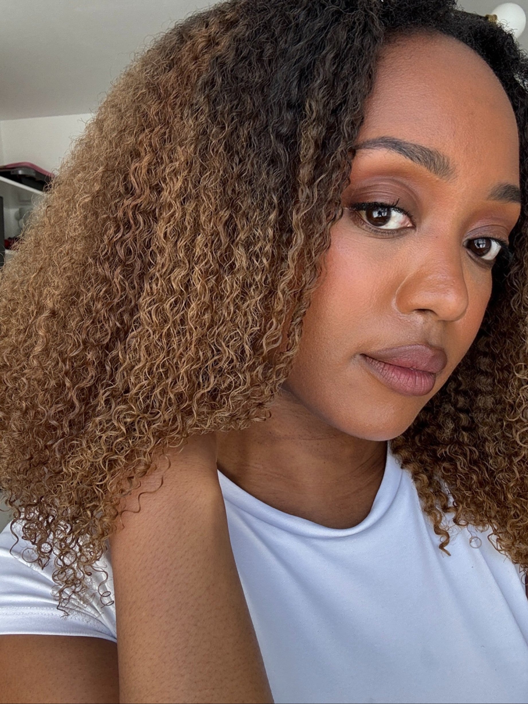 London — V part curly wig - Human hair / available in blonde and brown — Worldwide shipping